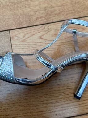 Metallic Silver T-Strap Stiletto Sandals with Rhinestone Accent